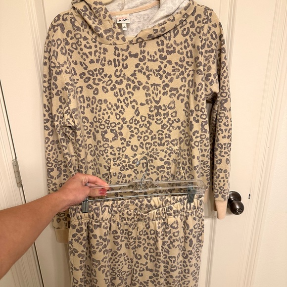 Sweatshirt Set - Picture 2 of 6